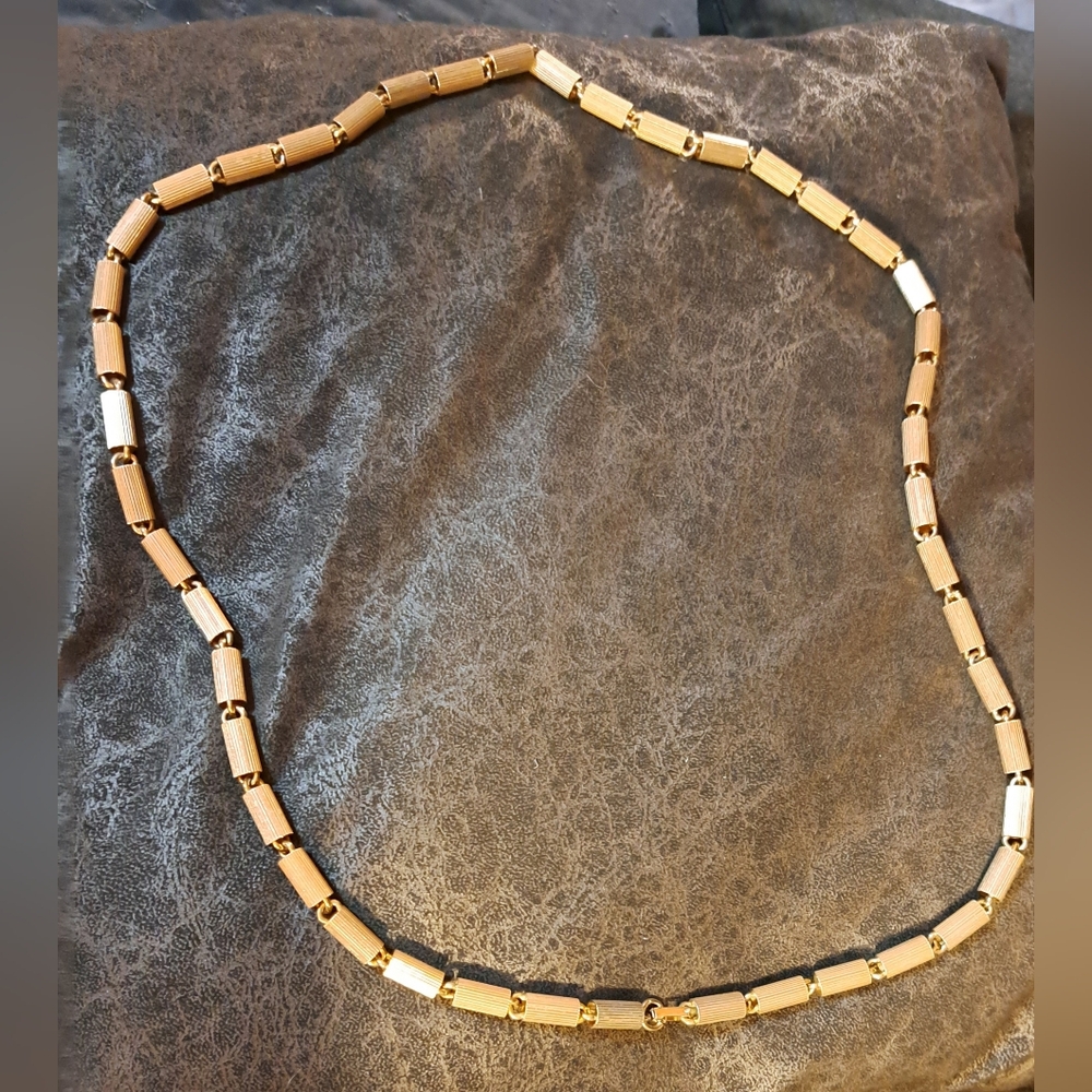 Vintage signed gold toned Napier necklace.